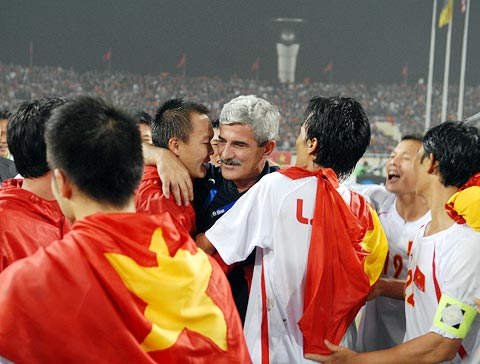 Báo chí quốc tế ca ngợi chiến thắng lịch sử của VN